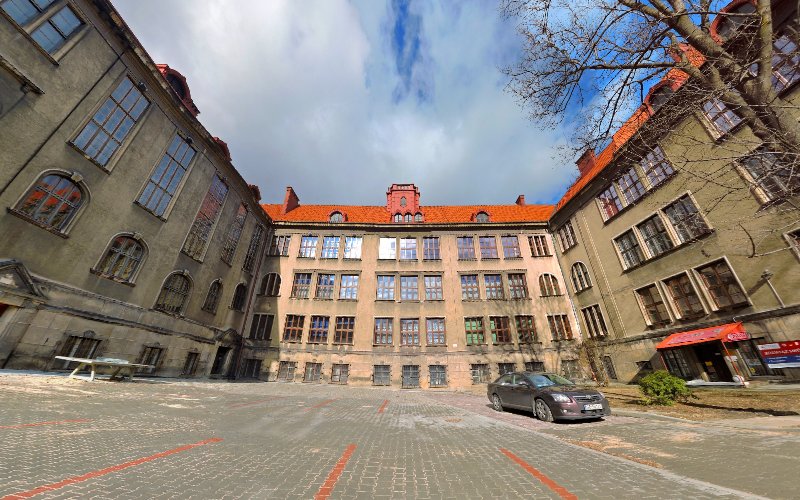 Panorama 360 - Dziedziniec 1 Liceum Ogólnokształcącego im. Mikołaja Kopernika - zdjęcie 360 Bielsko-Biała